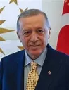 Mavi ceketli uzun adam